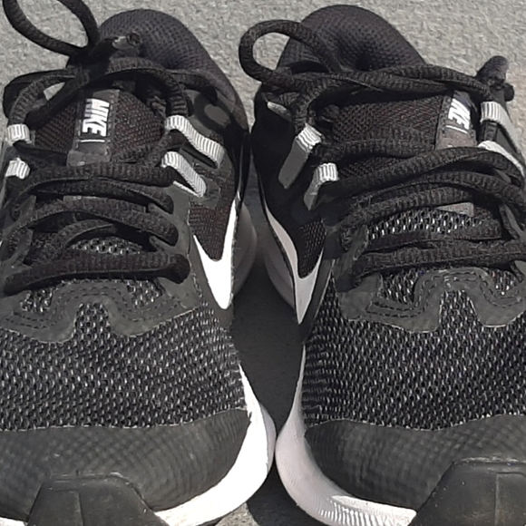 Nike Kids Shoes - Picture 1 of 4